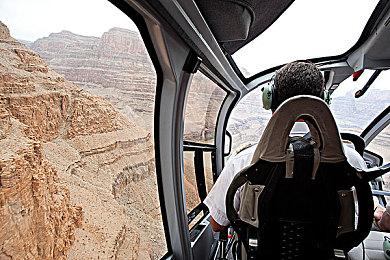 科隆：模拟经营《狂喜乐园》新预告公布 明年发售